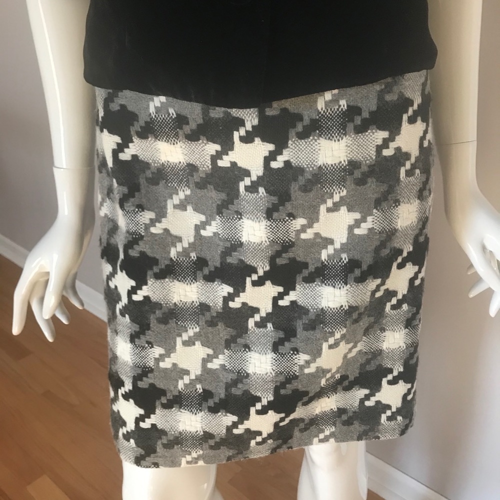 LOFT Ann Taylor Pencil Skirt